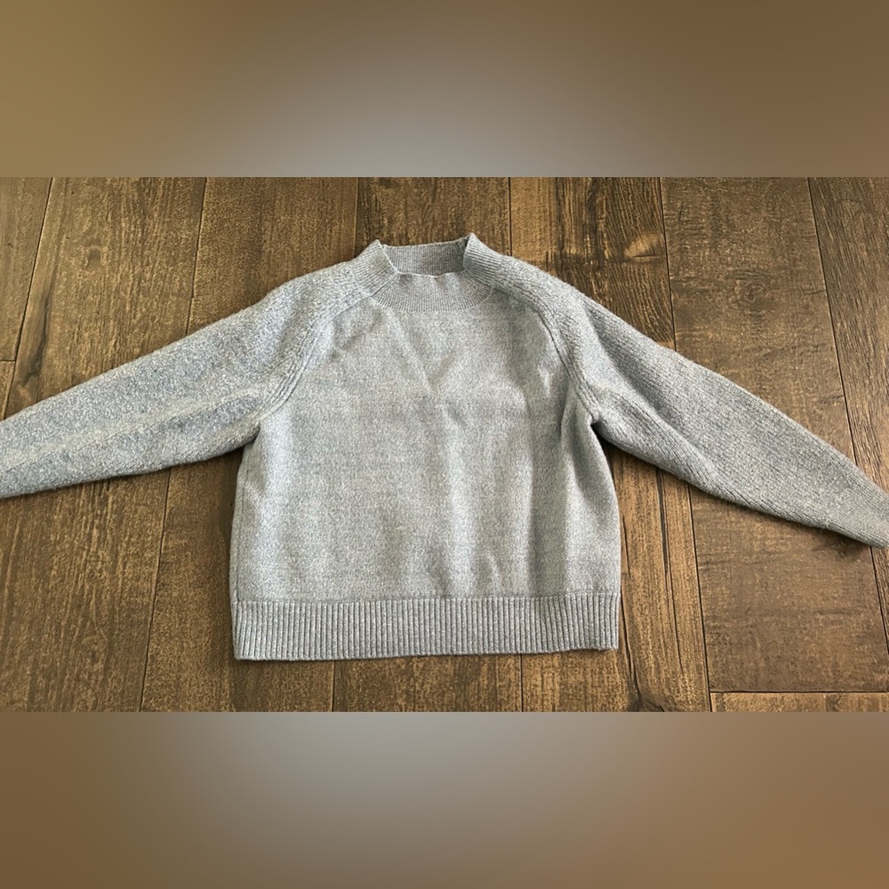 Club Monaco Sweater Size Medium‎